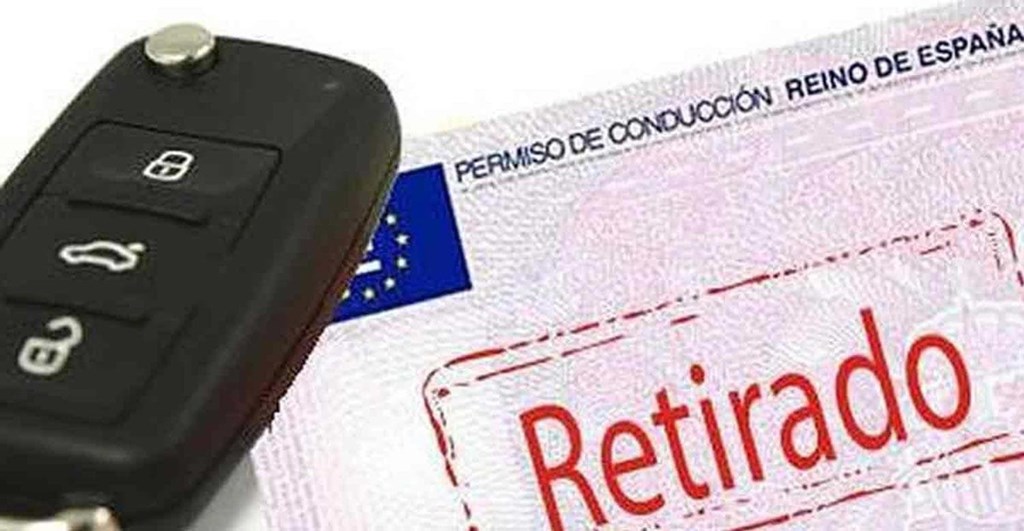 Privación del derecho a conducir vehículos: no cabe el cumplimiento fraccionado o por etapas