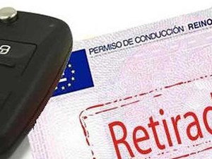 Privación del derecho a conducir vehículos: no cabe el cumplimiento fraccionado o por etapas